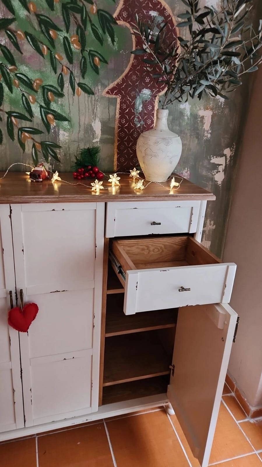 Beyaz Eskitme Ayakkabılık