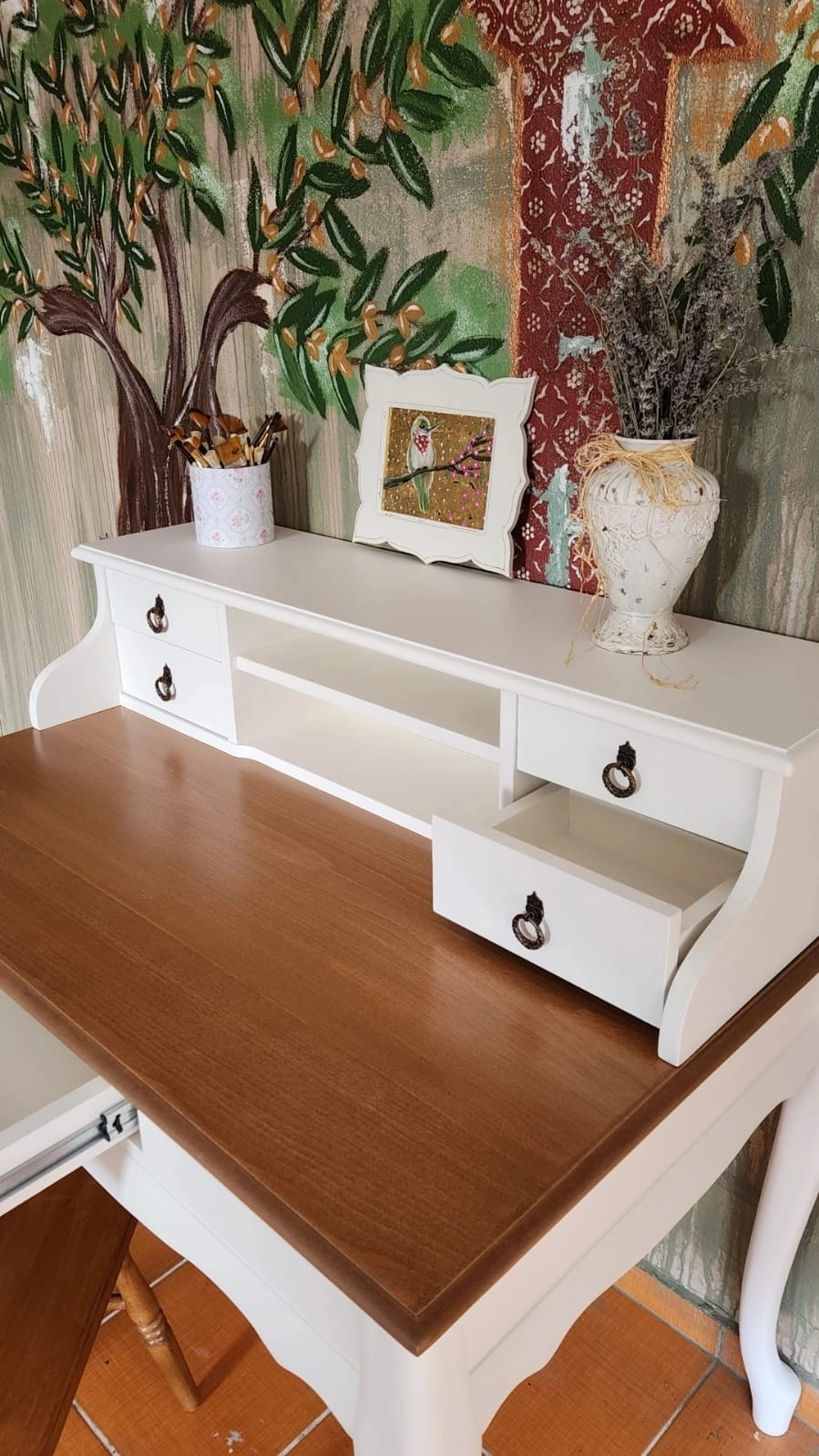 Beyaz Çalışma Masası