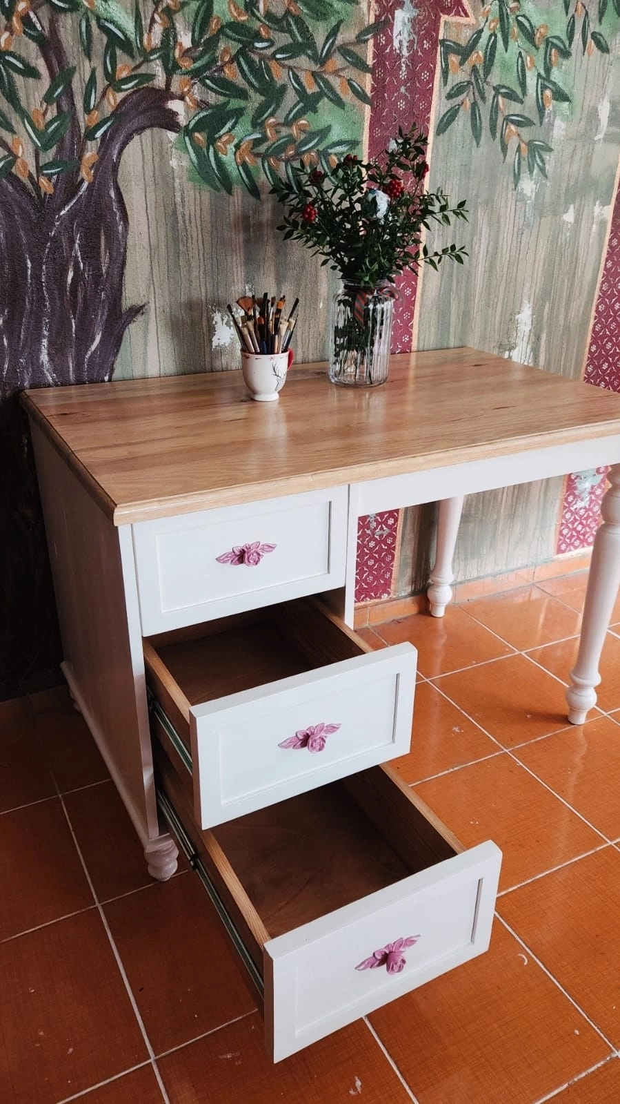 Beyaz Çalışma Masası