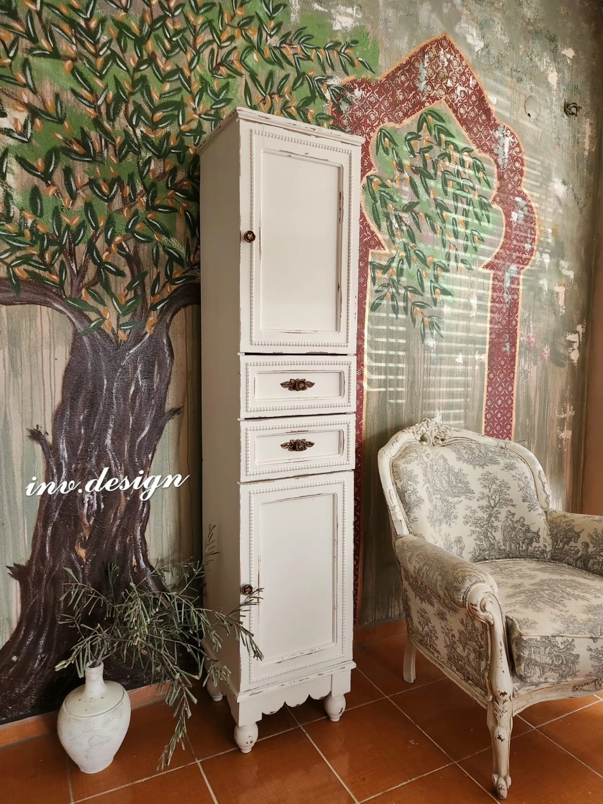 Sıcak Beyaz Eskitme Havlu Dolabı