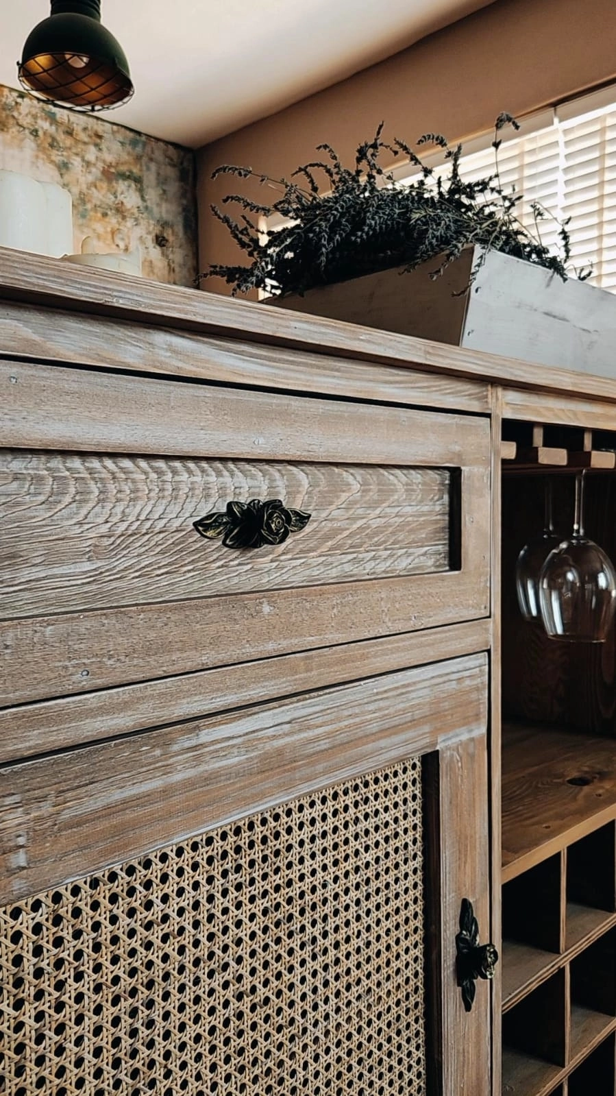 Masif Eskitme Konsol (Şaraplık & Bar)