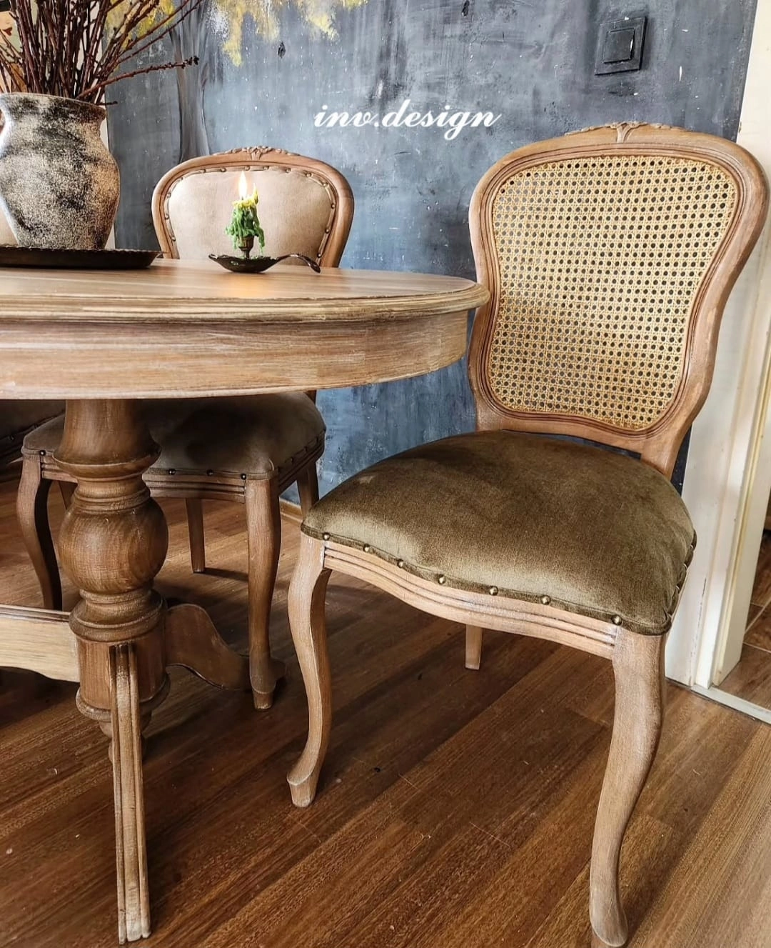 Hazeranlı Kadife Döşeme Kolsuz Sandalye