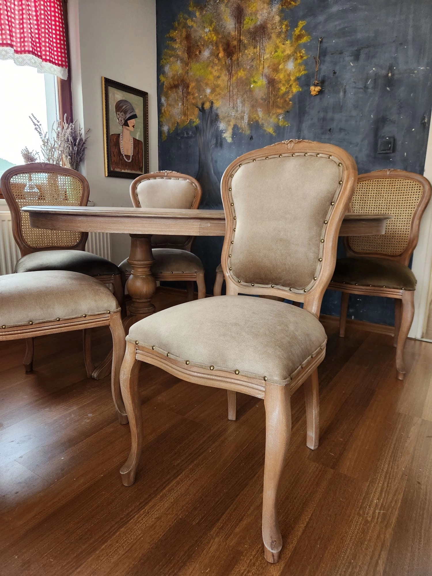 Kadife Döşeme Kolsuz Sandalye