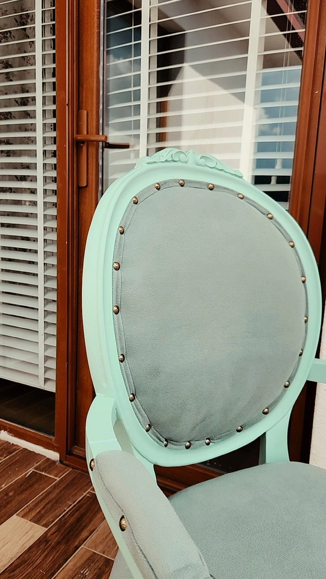 Yeşil Kadife Kumaş Kaplama Dönerli Sandalye